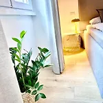 Modern M4 Tolstoj Self-check-in Appartement