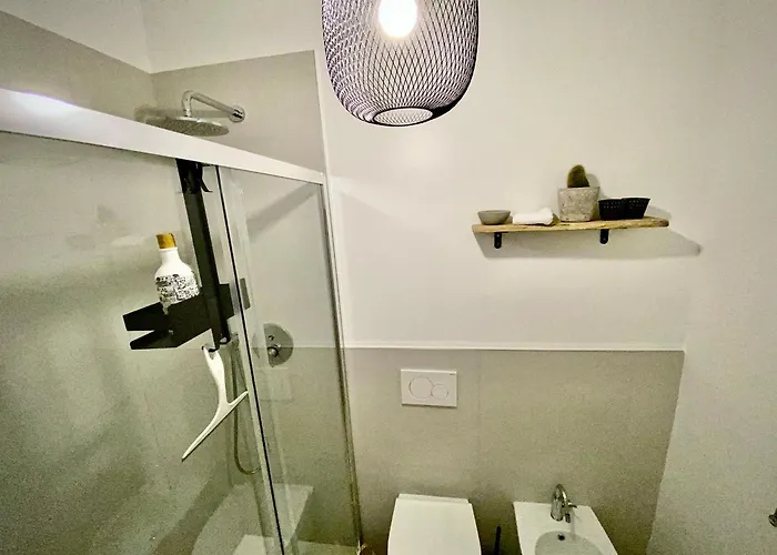 Modern M4 Tolstoj Self-check-in Milano